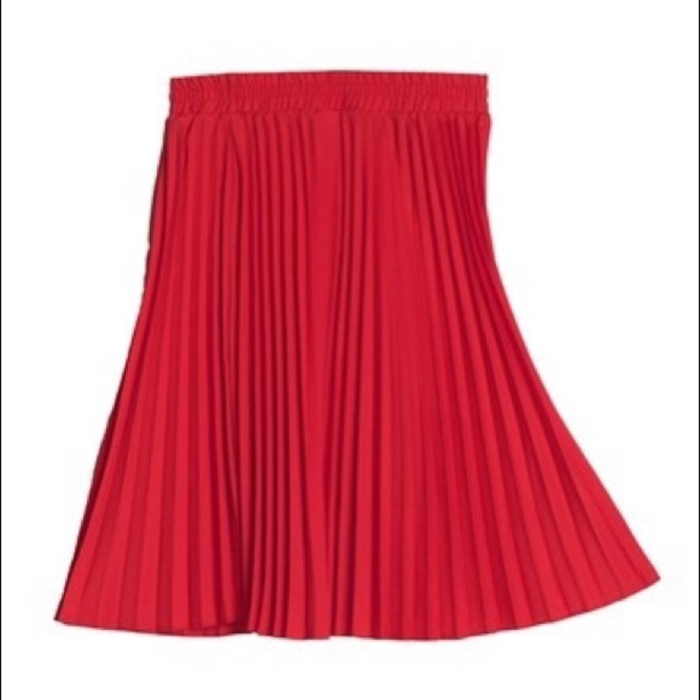 Red pleated skirt - Picture 3 of 11